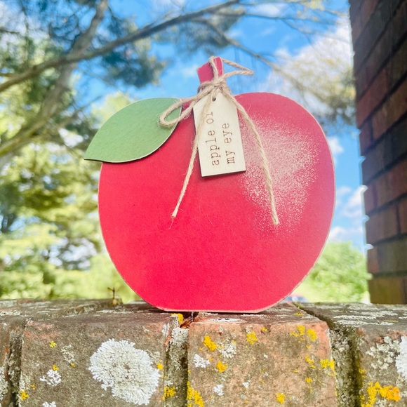 *Apple of My Eye Wooden Apple Shelf Sitter - Picture 12 of 13
